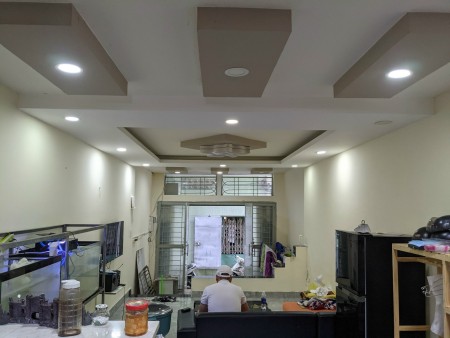 Cần cho thuê gấp nhà nguyên căn Nguyễn Cửu Vân DT 4*15 có sân để xe ban công và sân trồng cây