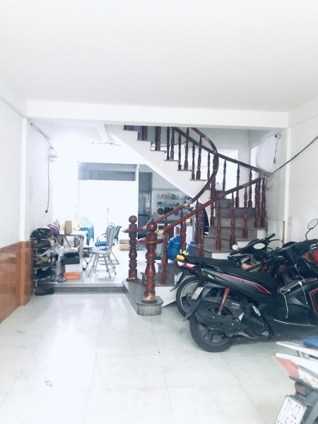 Cần cho thuê hà hẻm xe ôtô Nguyễn Xí Bình Thạnh 5PN 5WC giá tốt 16tr, 210m2, 5 phòng ngủ, 5 toilet