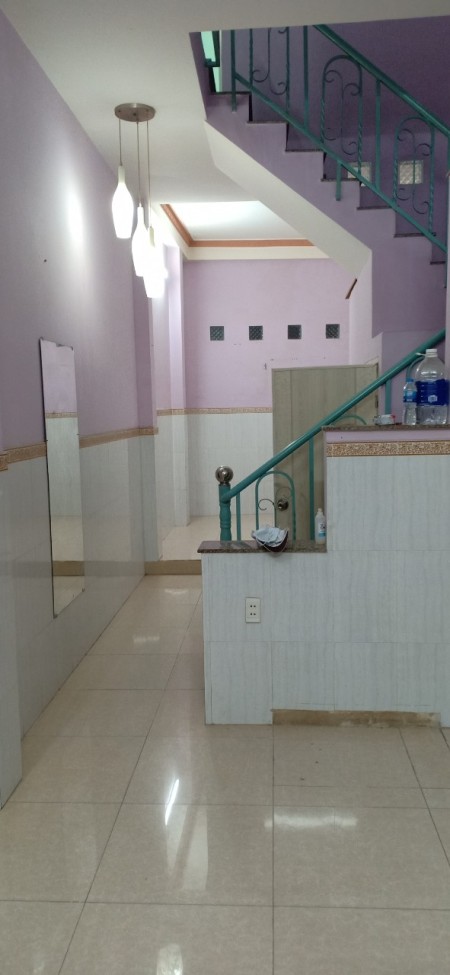 Cho thuê nhà nguyên căn giá rẻ 1 trệt 1 lầu 48m2 tại đường Bà Hom, phường 13, Quận 6, 48m2, 2 phòng ngủ, 2 toilet