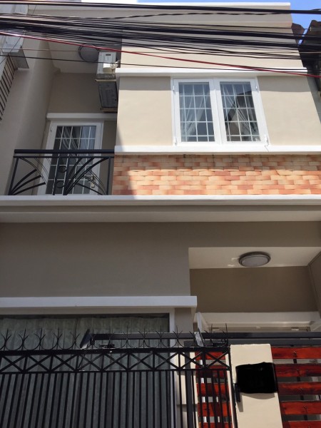 Nhà mới đẹp giá rẻ, khu an ninh, hẻm Lạc Long Quân giá bán 13 triệu/tháng