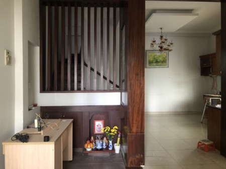 Cho thuê nhà Góc 2 MT hẻm Yên Thế TB, Nhà kiểu biệt thự sạch sẽ ngang 5.5m 23 triệu