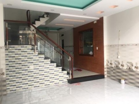 Cho thuê nhà MT Đường 3/2 Quận 10 kết cấu 1 trệt 3 lầu nhà mới