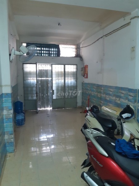 Cho Thuê nhà nguyên căn Võ Văn Tần 4 phòng ngủ, giá 12 triệu/tháng giá tốt