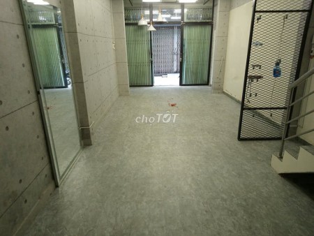 Nhà cấp 4 có lầu đúc diện tích 37m2, cần cho thuê giá 12 triệu/tháng, đường 3/2 Quận 10