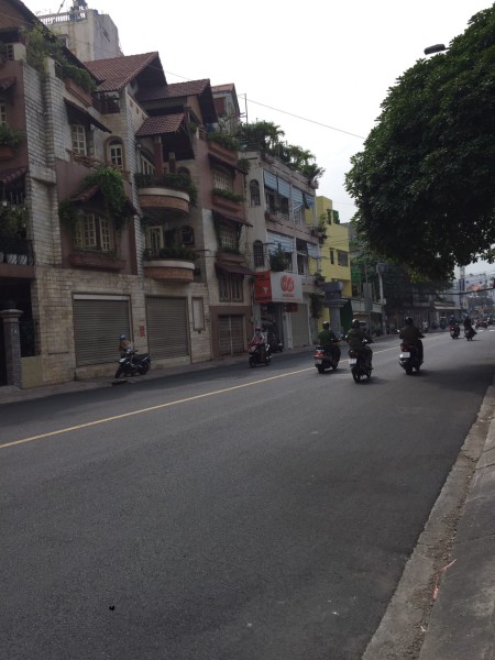 Cho thuê nhà nguyên căn MT Út Tịch Tân Bình 10x14m trệt 4 lầu