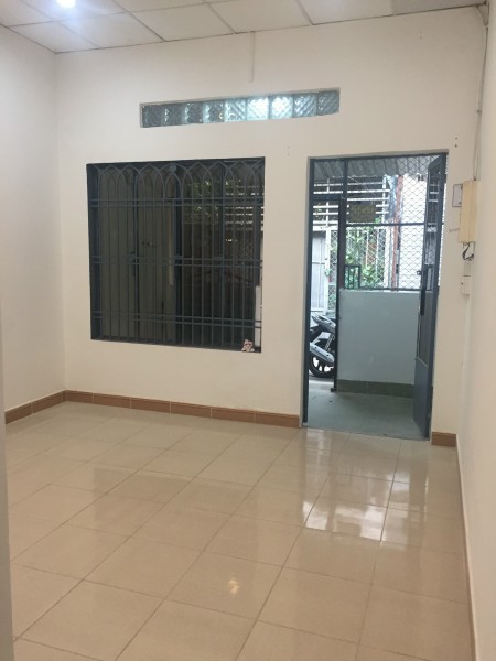 Nhà NC Lê Quang Định diện tích sử dụng 4*14 giá hạt dẻ 9 triệu/tháng, khu dân cư, 70m2, 2 phòng ngủ, 1 toilet