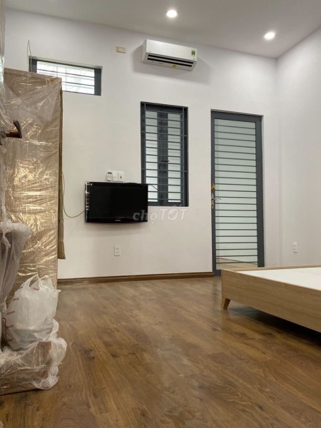 Chính chủ cho thuê nhà rộng đẹp gần Hutech, nội thất đầy đủ, Ung Văn Khiêm, Phường 25 Bình Thạnh