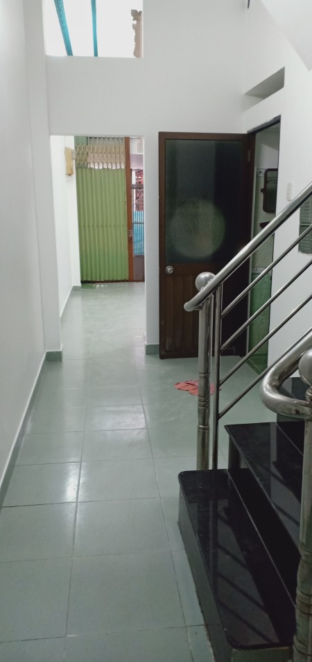 Cho thuê nhà nguyên căn, 3,2x13m, nở hậu 6m, 327/11 phan văn trị, p2, q5