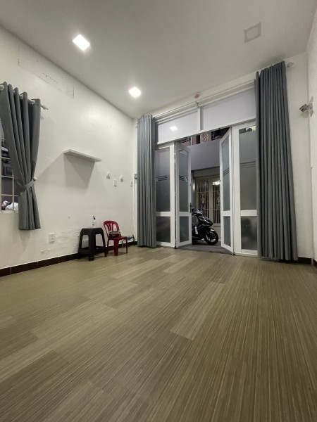 Cho thuê nhà đẹp mới xây, có đủ nội thất, Trương Quốc Dung, Phú Nhuận