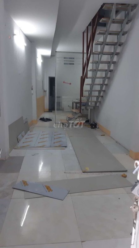 Mình cần cho thuê nhà rộng 60m2, 3 tầng đúc, giá 3.5 triệu/tháng, đường Trương Văn Hải, Quận 9