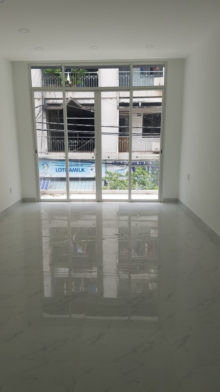 Cho thuê căn MT Hoa Lan Phú Nhuận 4x18m trệt 3 lầu.giá 38 triệu/tháng