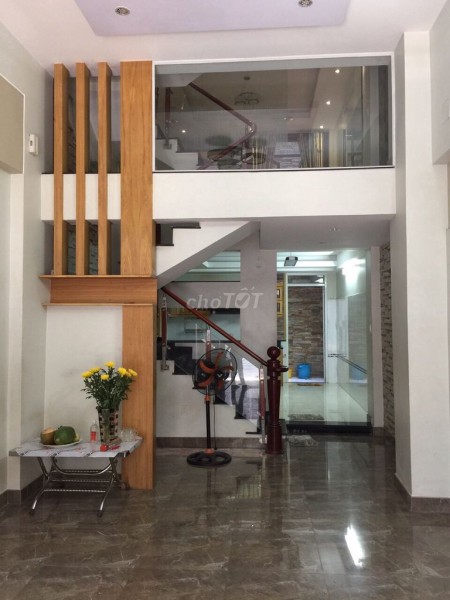 cho thuê nguyên căn MT đường 3/2 Quận 10. 5x18m trệt 2 lầu sân thượng