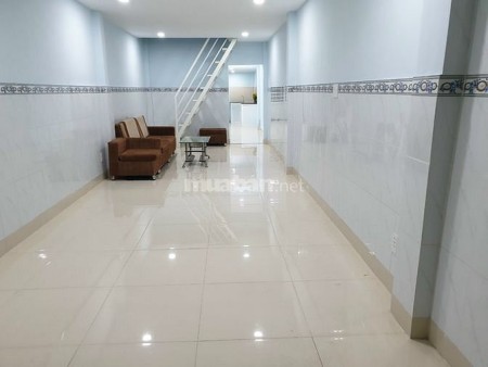 Nhà mới sơn sửa mặt tiền hẻm diện tích sử dụng 3.5*22 giá hạt dẻ 8 triệu/tháng