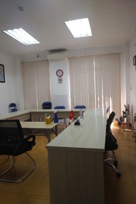 Cho thuê nhà đường Hoa Phú Nhuận ngang 6m trệt 3 lầu sơn mới sạch sẽ không cần sữa chữa nhiều