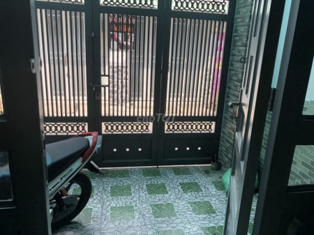 Cần cho thuê nhà rộng 60m2, giá 10 triệu/tháng, khu dân cư Phạm Văn Bạch, Tân Bình
