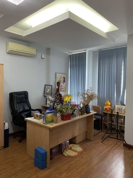 Nhà cho thuê MT Hoàng Diệu, Phú Nhuận 5x21m trệt lửng 3 lầu, 5PN, 5WC