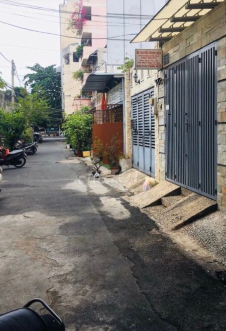 Cho thuê nhà hxh tại Phan Đăng Lưu, 3 tấm, 4x20, Phường 6, Quận Bình Thạnh