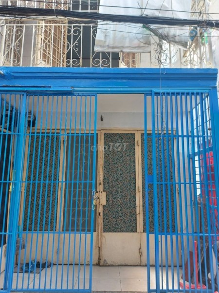 Trống nhà rộng 21m2, 1 trệt, 1 lầu đúc kiên cố, giá 4 triệu/tháng, hẻm 257 Nguyễn Thi Thập