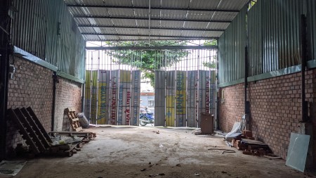 Cho thuê mt 8x25m kho xưởng ngay bến xe Miền Đông liên hệ A. Bảo 0902393718