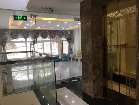 Cho thuê nguyên căn 2MT Hoàng Sa Quận 3 nhà mới 100% trệt 5 lầu sân thượng thang máy sàn suốt