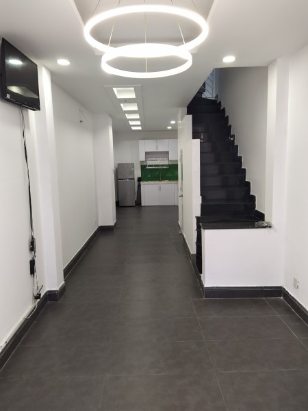 Cho thuê nhà đẹp hẻm 4m vị trí tốt gần chợ Phú Nhuận giá 13 triệu/tháng, lhcc