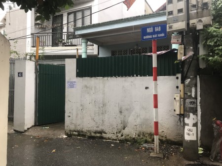 Cho Thuê nhà riêng 70m2 Bát Khối, đường ô tô qua, gần chợ
