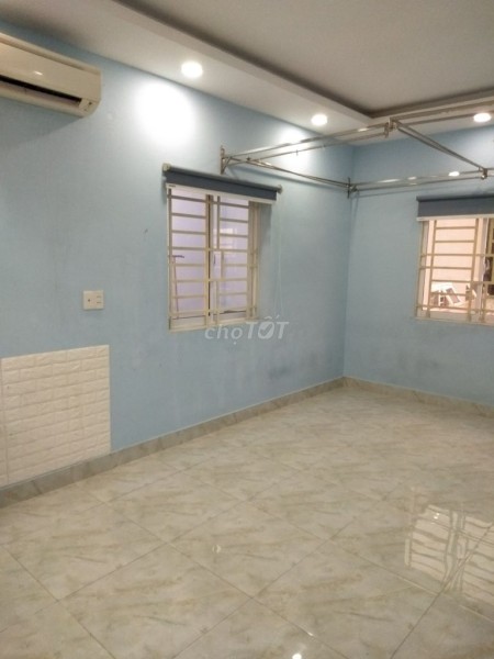 Nguyên căn cần cho thuê giá 80m2, 4 tầng đúc, giá 13 triệu/tháng, đường Nguyễn Duy Trinh, Quận 2