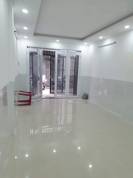 Nhà mới nguyên căn Lê Quang Định cạnh mặt tiền 4*15 giá tốt 12 triệu/tháng