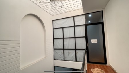 Nhà cho thuê Bành Văn Trân P7 Tân Bình. 6.5x18m trệt 2 lầu, cửa kính ốp sàn sạch sẽ nhà đẹp