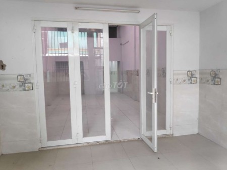 Nhà rộng 78m2 đúc 2 tầng bê tông cần cho thuê giá 8 triệu/tháng, hẻm 998/16 Quang Trung