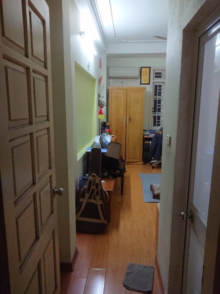 Cho thuê nhà Quận Cầu Giấy diện tích 35m2, 5 tầng, giá 10 triệu/tháng, lh 0336861884