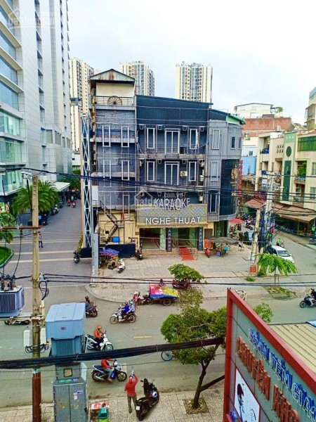 Cho thuê nhà góc 3 mặt tiền 281 Cách Mạng Tháng 8, Phường 12, Quận 10