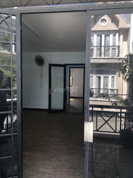 Biệt thự cho thuê 10x15m 2 lầu ngay khu dân cư đông đúc gần Etown P13 Tân Bình giá chỉ 25 triệu