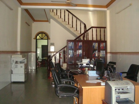 Nhà nguyên căn đẹp làm văn phòng đại lý, cửa hàng kinh doanh sầm uất, giá 24 triệu/tháng