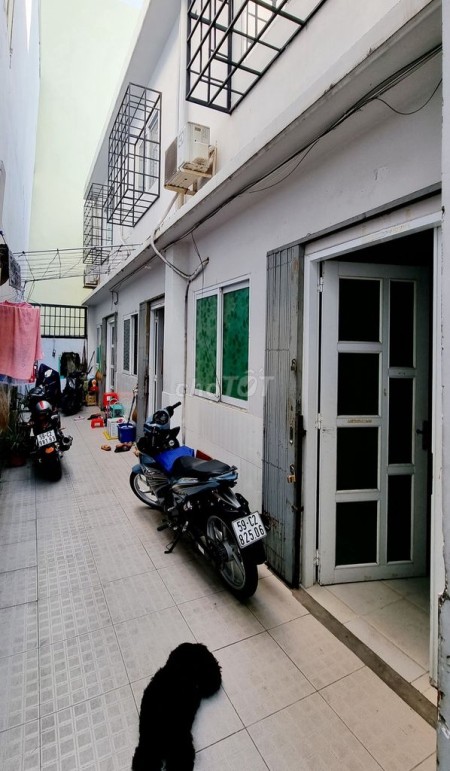 Khu an ninh đường 81, Quận 7 có nhà cần cho thuê giá 4.5 triệu/tháng, dtsd 40m2