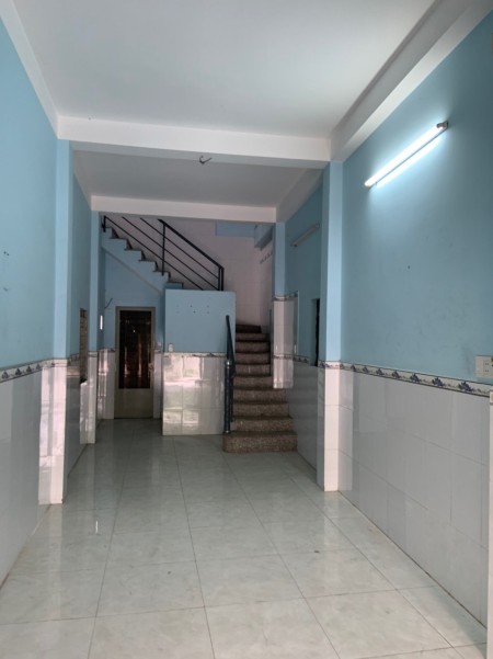 Cho thuê nhà mặt tiền kinh doanh 1 lầu đúc, 2 pn đuờng Nam Hòa, Quận 9