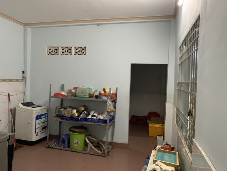 Nhà nguyên căn ngay chợ đuờng 339, Phước long B, Quận 9 giá 7 triệu/tháng