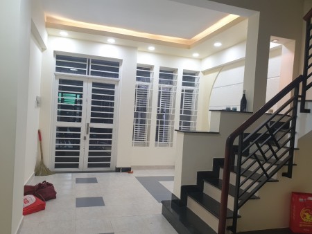 Nhà đúc nguyên căn Nguyễn Cửu Vân Cách Hẻm Xe Tải 3 căn 2 lầu 3 PN giá thuê 12 triệu/ tháng
