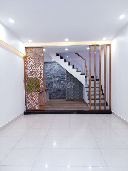 Nhà chính chủ cần cho thuê 1 trệt, 1 lầu đúc, dtsd 40m2, 2 tầng đúc, giá 8 triệu/tháng