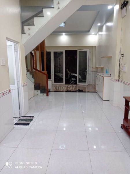 Cần cho thuê nhà rộng 40m2, 1 trệt, 1 lầu thoáng, giá 9 triệu/tháng, hẻm 290 Dương Bá Trạc