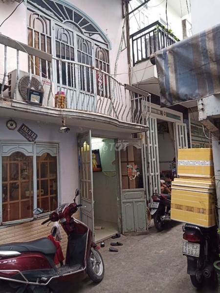 Mình cần cho thuê nguyên căn 1 trệt, 1 lầu, dtsd 24m2, giá 5.5 triệu/tháng, hẻm 195 Phạm Văn Bạch