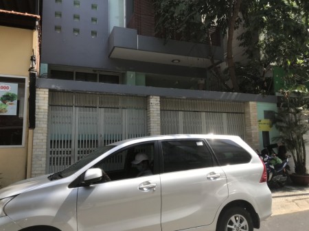 Biệt thự nội bộ Nguyễn Trọng Tuyển diện tích sử dụng 8x16m nguyên căn 3 lầu