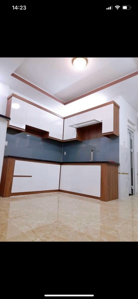 Cho thuê nhà Đặng Văn Ngữ Phú Nhuận. 4x19m trệt 2 lầu có 4 phòng giá 20 triệu còn thương lượng