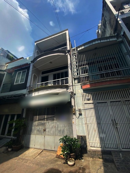 Cho thuê nhà hẻm xe hơi 4m, cách hẻm tải 5 bước chân, Nguyễn Xí, gần Cầu Đỏ