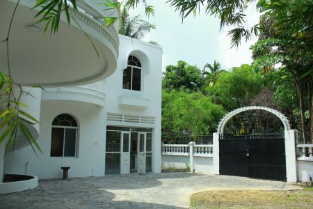 Cho thuê villa 430m2 sân vườn trệt 1 lầu 4PN Thảo Điền