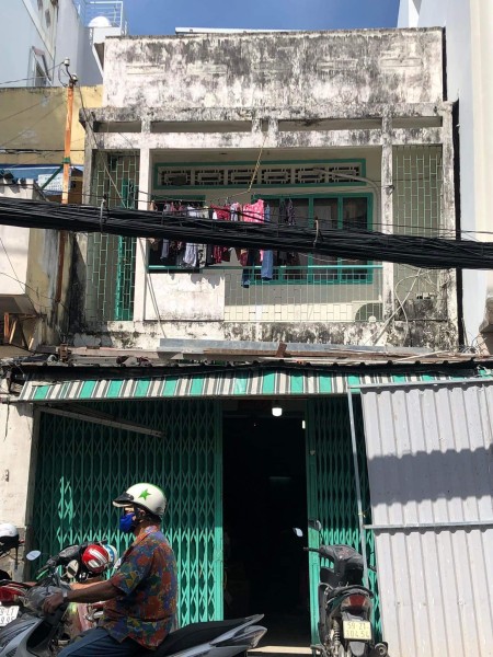 Cho thuê nhà mặt tiền Tôn Đản ngang 5.2m, rất đẹp giá bán 30 triệu/tháng, lhcc