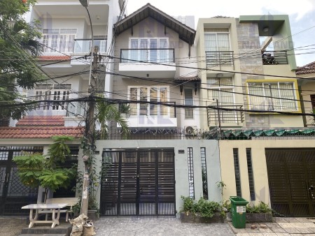 Cho thuê nhà nguyên căn đúc kiên cố Quận 2 sân rộng 3 phòng ngủ, giá 25 triệu/tháng