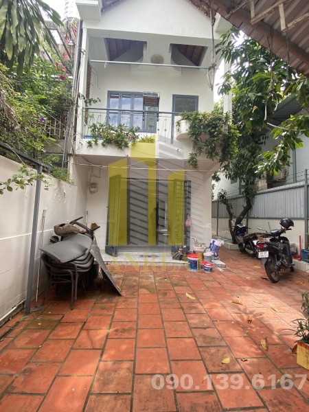 Cho thuê nhà phố sân rộng, diện tích 200m2, đúc 1 trệt 1 lầu, giá 19.5 triệu/tháng