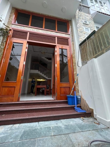 Cho thuê nhà mới 100% nguyên căn 5 phòng ngủ, 6 nhà vệ sin, full nội thất gỗ cao cấp