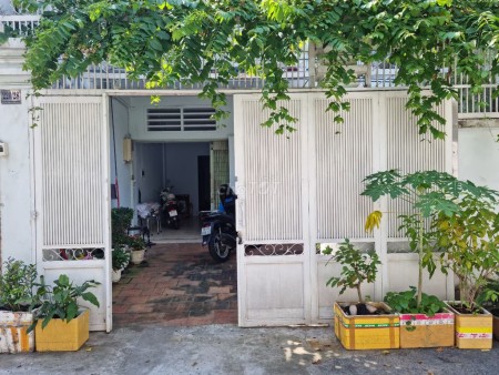 Hẻm an ninh Nguyễn Trọng Tuyển, dtsd 120m2, chưa nội thất, giá 40 triệu/tháng